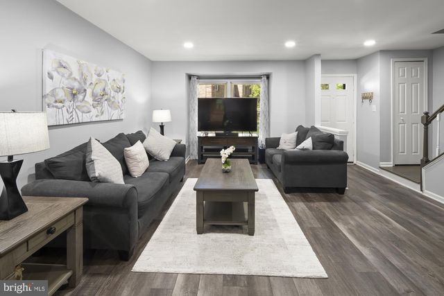 9053 ARMENDOWN DR, Springfield, VA 22152