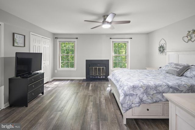 9053 ARMENDOWN DR, Springfield, VA 22152