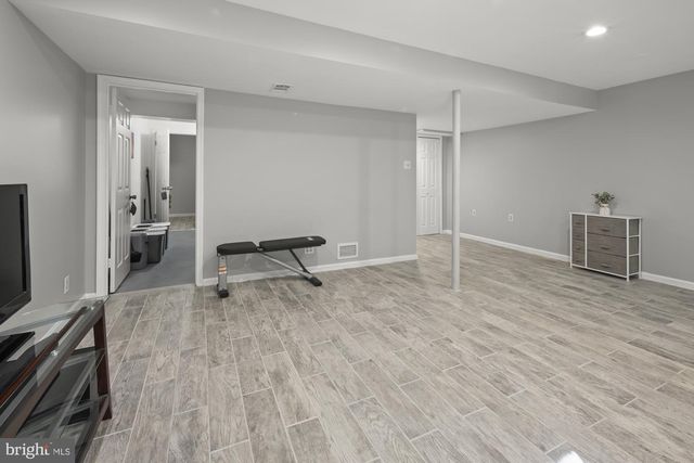 9053 ARMENDOWN DR, Springfield, VA 22152
