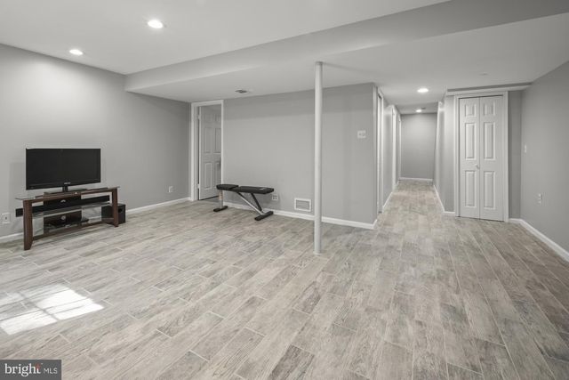 9053 ARMENDOWN DR, Springfield, VA 22152