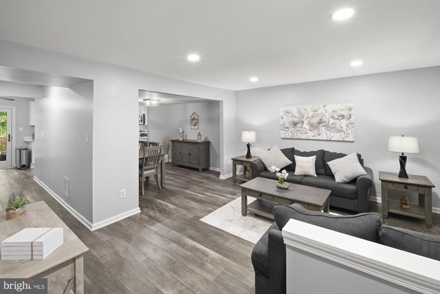 9053 ARMENDOWN DR, Springfield, VA 22152