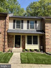 9053 ARMENDOWN DR, Springfield, VA 22152