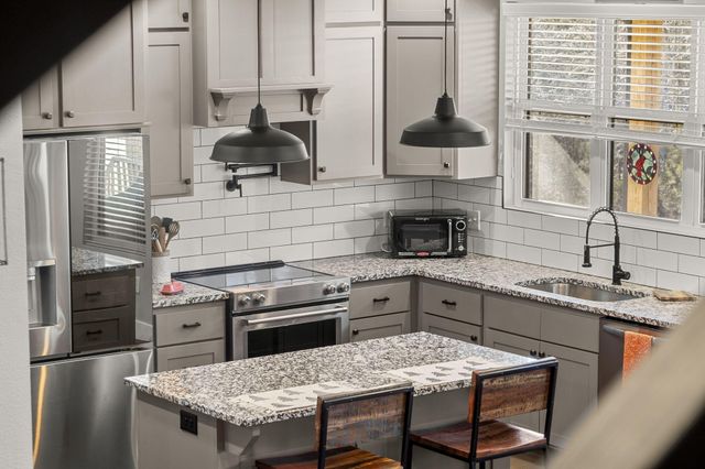 1845 Sycamore Ranch Road, Galena, MO 65656