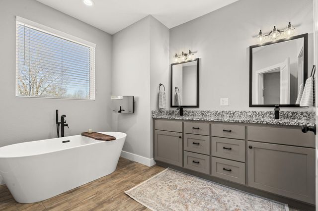 1845 Sycamore Ranch Road, Galena, MO 65656