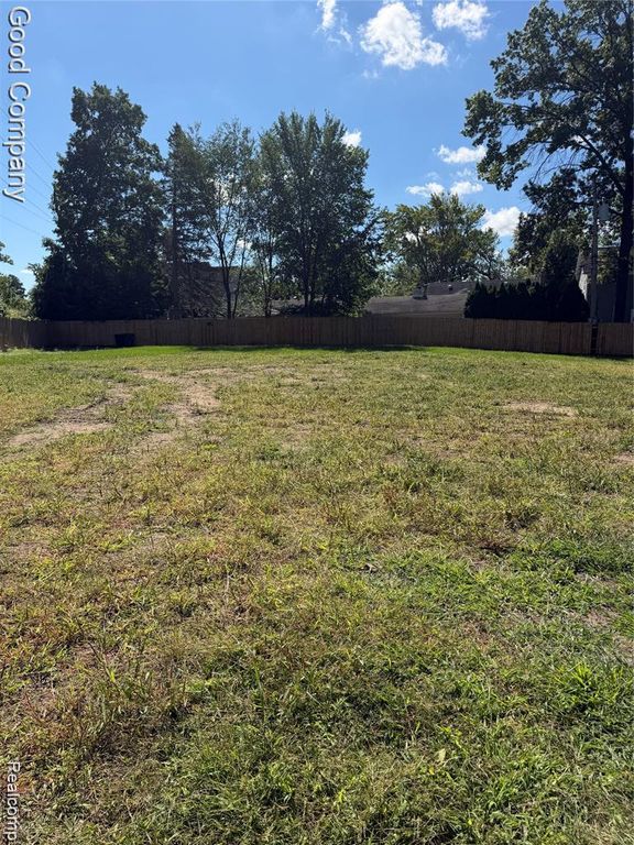 1209 Woodsboro Drive, Royal Oak, MI 48067
