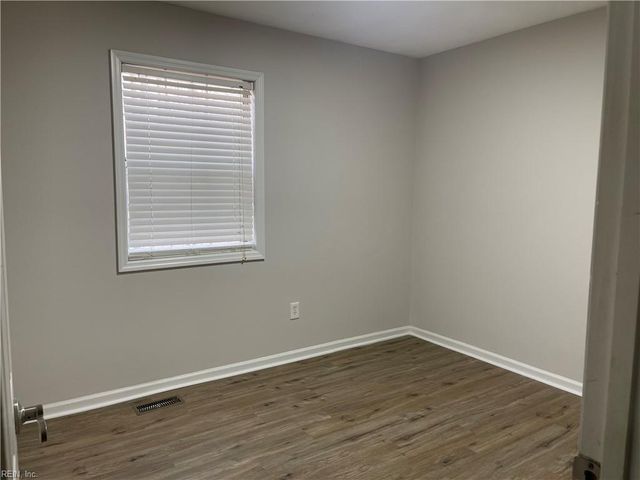 34 Roffman PL, Newport News, VA 23602