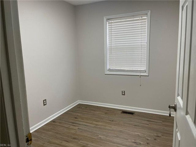 34 Roffman PL, Newport News, VA 23602