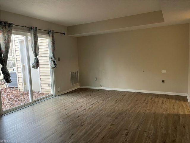 34 Roffman PL, Newport News, VA 23602