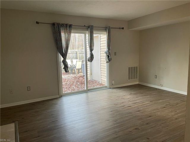 34 Roffman PL, Newport News, VA 23602