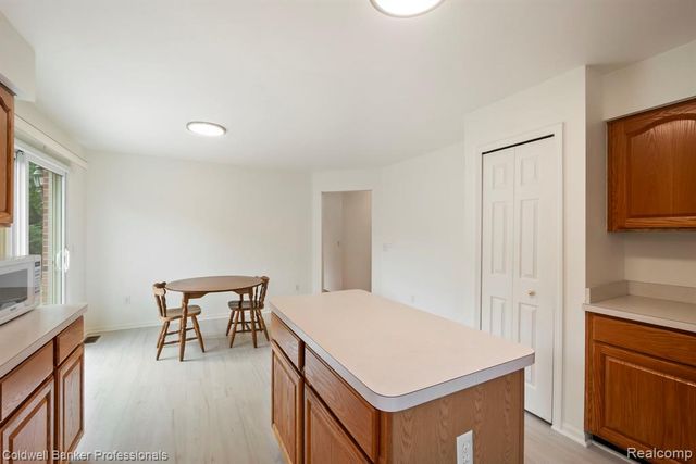 45846 Rockledge Drive, Plymouth, MI 48170