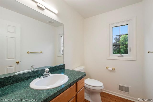 45846 Rockledge Drive, Plymouth, MI 48170