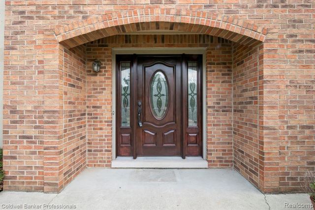 45846 Rockledge Drive, Plymouth, MI 48170