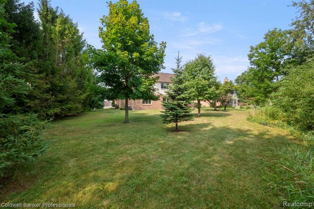 45846 Rockledge Drive, Plymouth, MI 48170