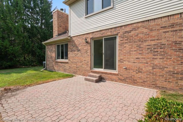 45846 Rockledge Drive, Plymouth, MI 48170
