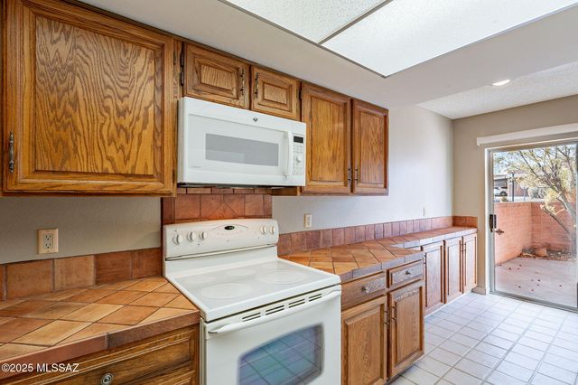 5528 N Camino Arenosa, Tucson, AZ 85718