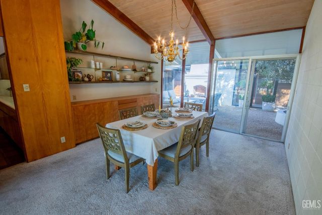 2221 Myrtle Street, Bakersfield, CA 93301