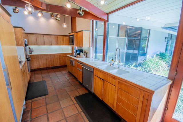 2221 Myrtle Street, Bakersfield, CA 93301