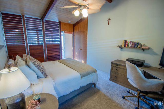 2221 Myrtle Street, Bakersfield, CA 93301