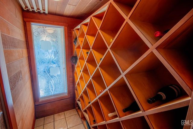 2221 Myrtle Street, Bakersfield, CA 93301