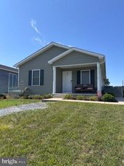 80 HANSHEW LN, Martinsburg, WV 25404