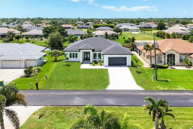 177 MEDALIST ROAD, Rotonda West, FL 33947