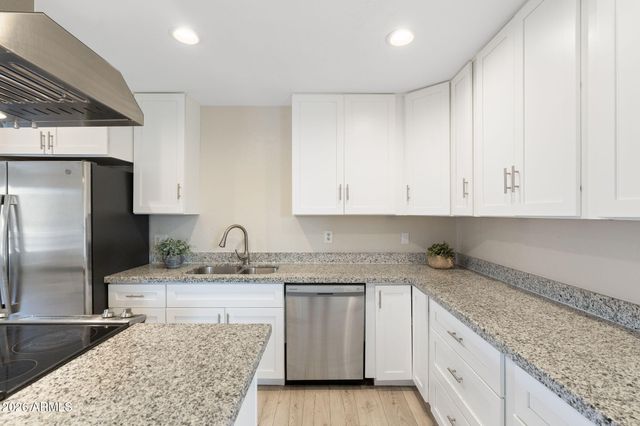 8513 E MARIPOSA Drive, Scottsdale, AZ 85251
