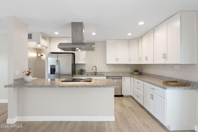8513 E MARIPOSA Drive, Scottsdale, AZ 85251