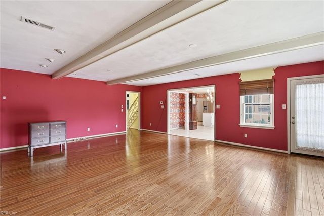 5256 Club Head RD, Virginia Beach, VA 23455