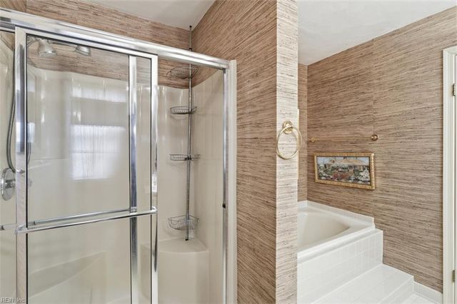 5256 Club Head RD, Virginia Beach, VA 23455