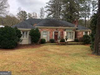 1197 Matthews Place, Macon, GA 31210