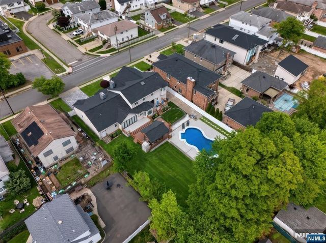 60 North Street, Elmwood Park, NJ 07407