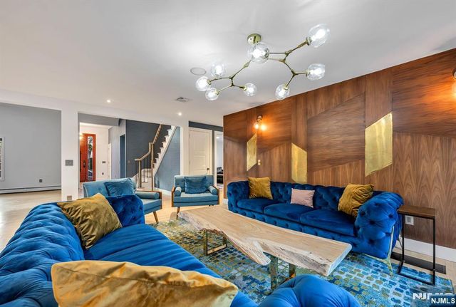 60 North Street, Elmwood Park, NJ 07407