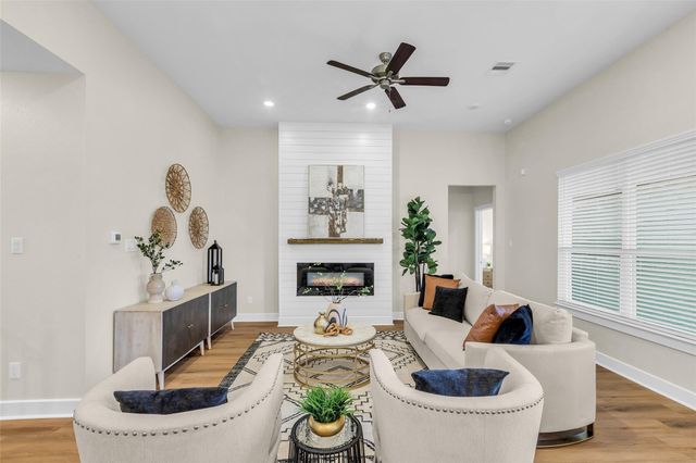 12341 N Chestnut Hills Drive, Conroe, TX 77303