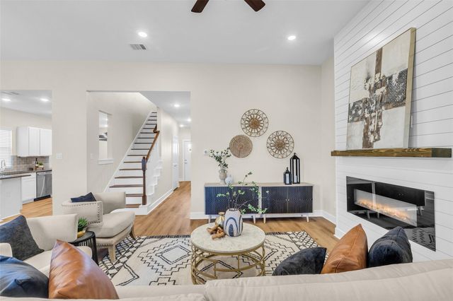 12341 N Chestnut Hills Drive, Conroe, TX 77303