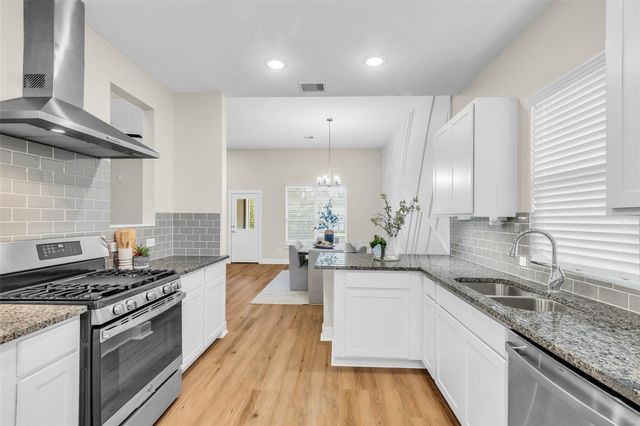 12341 N Chestnut Hills Drive, Conroe, TX 77303