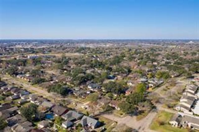 10410 Huntington Dale Drive, Houston, TX 77099