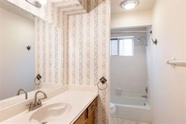10410 Huntington Dale Drive, Houston, TX 77099