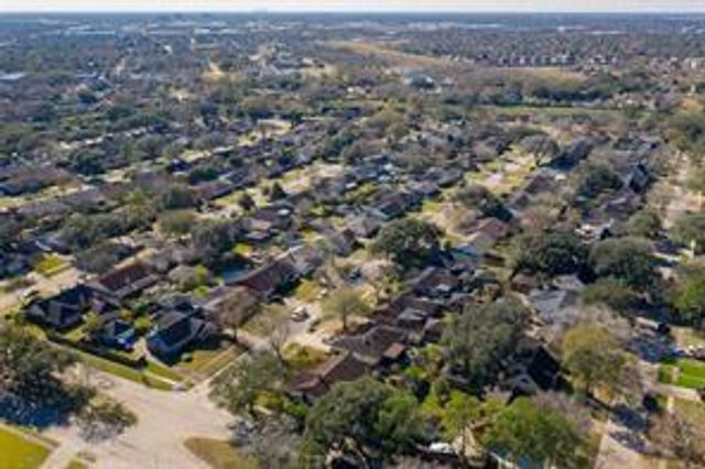 10410 Huntington Dale Drive, Houston, TX 77099