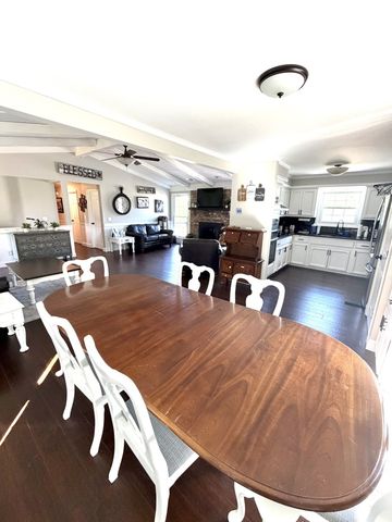 356 Lee Rd, Cottontown, TN 37048