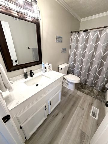 356 Lee Rd, Cottontown, TN 37048