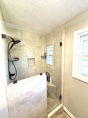 356 Lee Rd, Cottontown, TN 37048