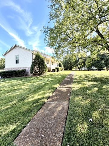 356 Lee Rd, Cottontown, TN 37048