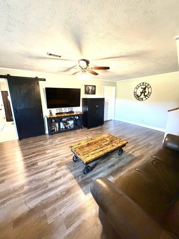 356 Lee Rd, Cottontown, TN 37048