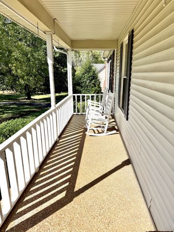 356 Lee Rd, Cottontown, TN 37048