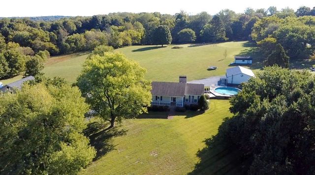 356 Lee Rd, Cottontown, TN 37048