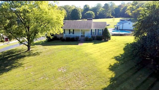 356 Lee Rd, Cottontown, TN 37048