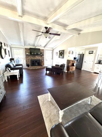 356 Lee Rd, Cottontown, TN 37048