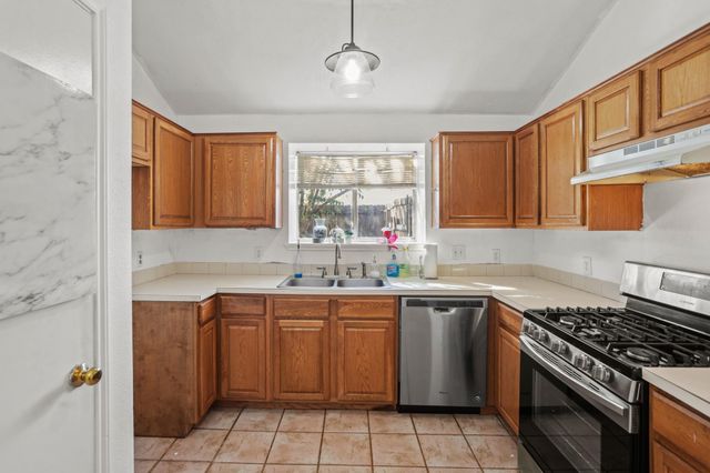 1902 Red Sky Court, Spring, TX 77373