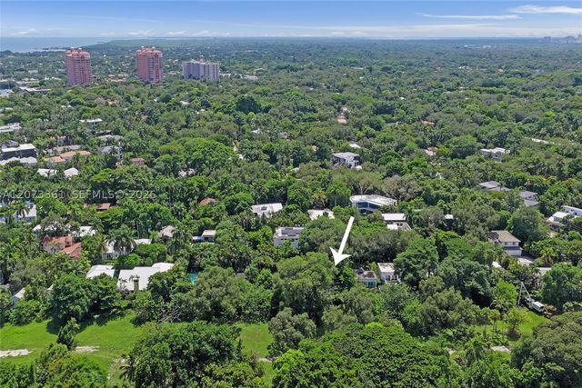 3625 N Bay Homes Dr, Miami, FL 33133