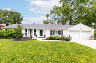 3976 Saginaw Trail, Waterford, MI 48329